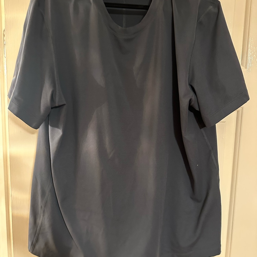 lululemon athletica Dark Gray Short Sleeve Tee